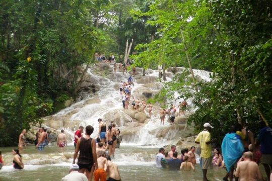 [PRIVATE]Dunn's River & Martha Brae Rafting - Entrance & Lunch