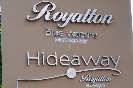Transport Services from Airport to Royalton Hideaway & BlueWaters