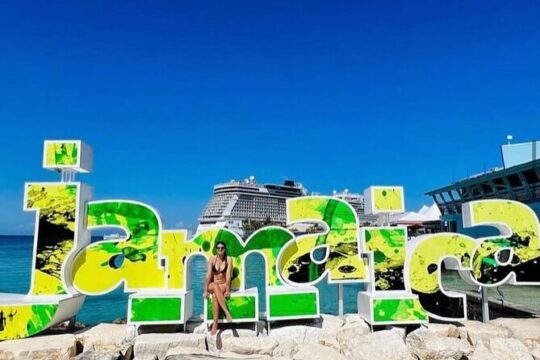 Private MBJ Airport Transfer to Breathless and Secrets Resorts